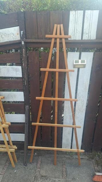 5 stuks Houten Plantenrek beschikbaar voor biedingen