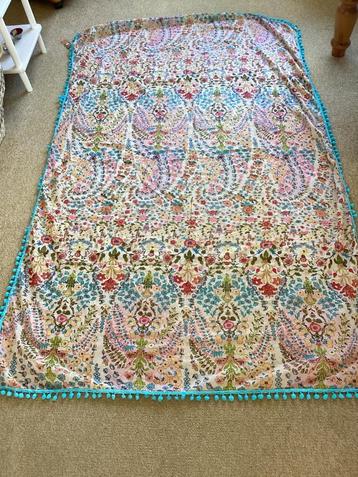 Nieuwe sjaal Silkroute gebloemd met kleine pompoms katoen beschikbaar voor biedingen