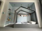 Peuterbed huisje, Kinderen en Baby's, Kinderkamer | Bedden, Ophalen, 70 tot 85 cm, Zo goed als nieuw, Matras