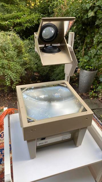 Kindermann Eco 24 overheadprojector incl karretje beschikbaar voor biedingen