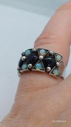 Zilveren ring 925 met opaal en onyx, Ophalen of Verzenden, 17 tot 18, Dame of Heer, Met edelsteen