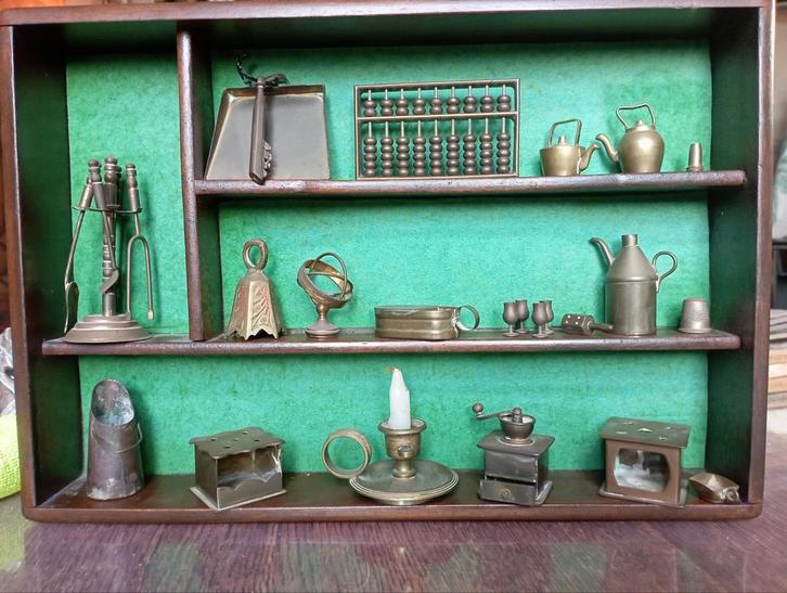 Letterbak / bestekbak met koper messing miniatuurtjes, Antiek en Kunst, Antiek | Koper en Brons, Ophalen of Verzenden