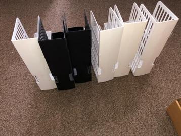 Kunststof tijdschriftcassettes. beschikbaar voor biedingen