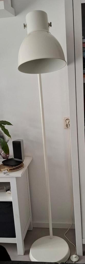 Ikea staande lamp Hektar, leeslamp, Huis en Inrichting, Lampen | Vloerlampen, Gebruikt, 150 tot 200 cm, Metaal, Ophalen