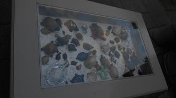 KIJKTAFEL  leuke vitrine tafel salontafel grenen + glasplaat beschikbaar voor biedingen