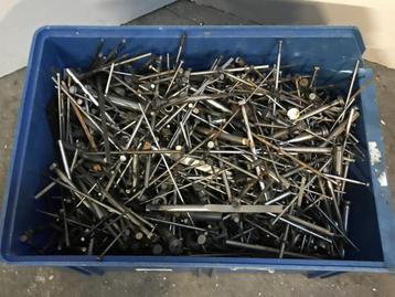 Partij ponsnippels, diverse maten, 27 kg beschikbaar voor biedingen