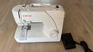 Naaimachine type 1507, zo goed als nieuw beschikbaar voor biedingen