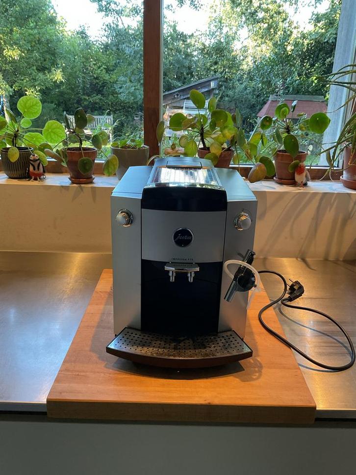 Jura Impressa F70 - Goed onderhouden, 18 jaar trouwe dienst, Witgoed en Apparatuur, Koffiezetapparaten, Gebruikt, Koffiebonen