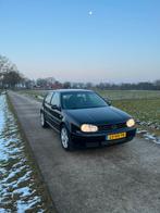 Volkswagen Golf 4 1.6, Auto's, Voorwielaandrijving, Stof, Elektrische ramen, Zwart