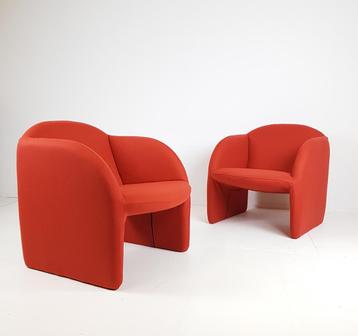 Artifort Ben’s steenrood / donker oranje fauteuils ploegstof beschikbaar voor biedingen