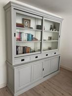 Charmante lichtgrijze buffetkast, Huis en Inrichting, Kasten | Buffetkasten, Ophalen, Met deur(en), 200 cm of meer, Broccante