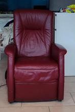 Wijnrode goedwerkende leren relax of sta op stoel., Ophalen of Verzenden, 75 tot 100 cm, 50 tot 75 cm