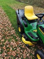 JOHN DEERE zitmaaier (type X155R, 18 pk V-Twin, NIEUWSTAAT!), Tuin en Terras, Zitmaaiers, John Deere, Zo goed als nieuw, Opvangzak