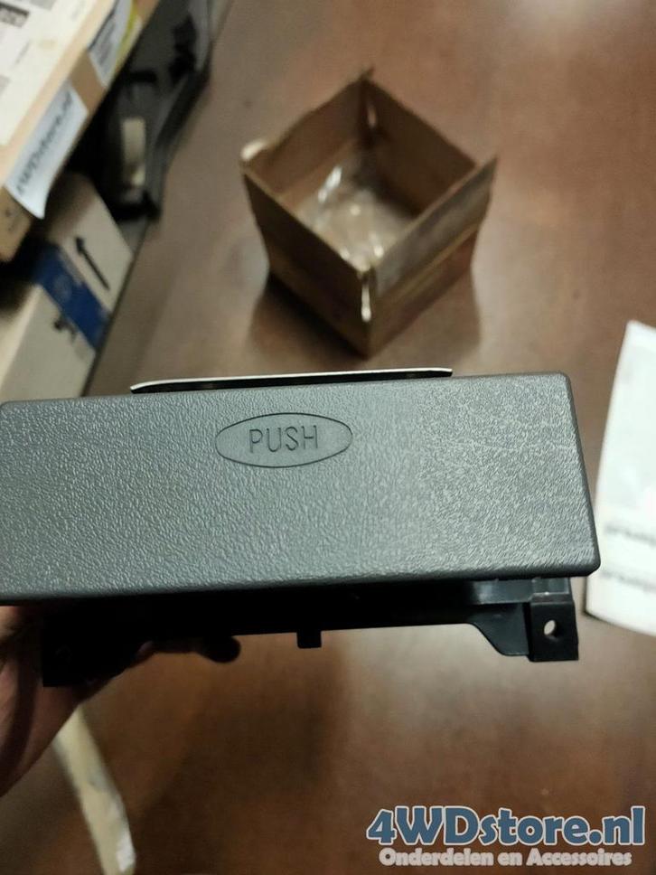 Ssangyong Musso Asbak 7623005101AAC, Auto-onderdelen, Interieur en Bekleding, Ssangyong, Nieuw, Ophalen of Verzenden