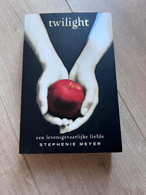 Stephenie Meyer - Twilight, Boeken, Kinderboeken | Jeugd | 13 jaar en ouder, Zo goed als nieuw, Ophalen of Verzenden