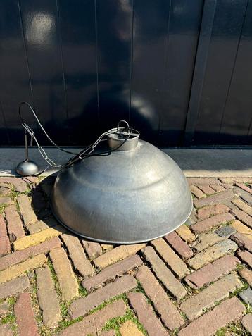 Grote hanglamp metaal / tin aan ketting beschikbaar voor biedingen