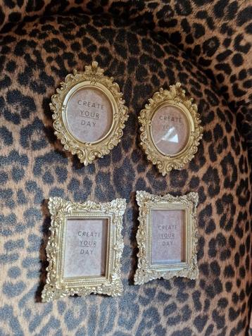 Brocante goudkleurige foto lijstjes ! Pasfoto formaat !! beschikbaar voor biedingen