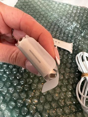 Nieuwe Apple Watch Series 9 41mm Starlight beschikbaar voor biedingen