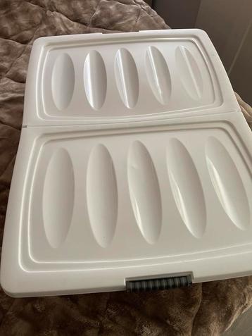 Opbergkrat met wieltjes - voor evt onder het Bed beschikbaar voor biedingen