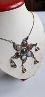 Mooie oude handgemaakte ketting met Schotse agaat stenen, Sieraden, Tassen en Uiterlijk, Antieke sieraden, Ophalen of Verzenden