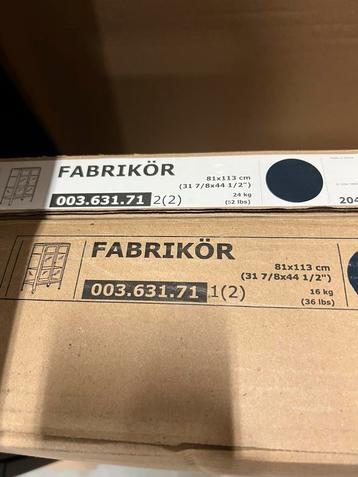 Stijlvolle IKEA FABRIKÖR vitrinekast blauw beschikbaar voor biedingen