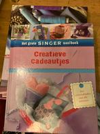 Singer Naaiboek Creatieve Cadeautjes, Ophalen of Verzenden, Zo goed als nieuw, Borduren en Naaien