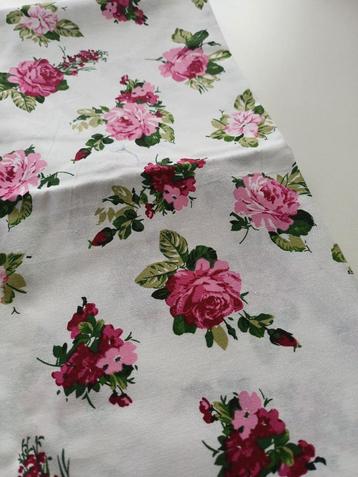 Lap stof wit rozen katoen wit nieuw beschikbaar voor biedingen