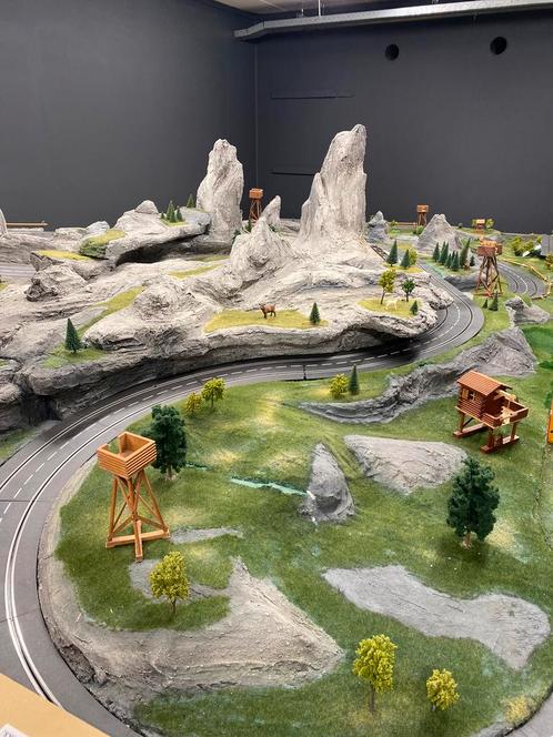 Grote slotracebaan in berglandschap, Kinderen en Baby's, Speelgoed | Racebanen, Elektrisch, Carrera, Ophalen of Verzenden