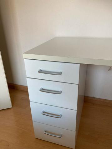 Bureau met lades - Wit (Ikea) beschikbaar voor biedingen