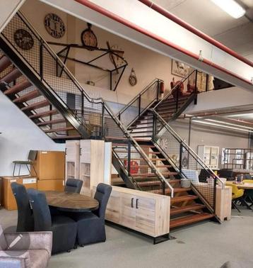 Bordestrap staal/hout - showroom nob1022 beschikbaar voor biedingen