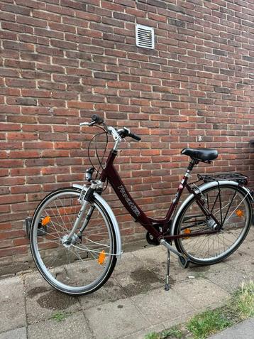 Damesfiets beschikbaar voor biedingen