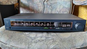 Mooie vintage Onkyo tuner beschikbaar voor biedingen