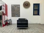 Cassina | Le Corbusier | LC3 | Zwart leder, Gebruikt, -, Minder dan 75 cm, -