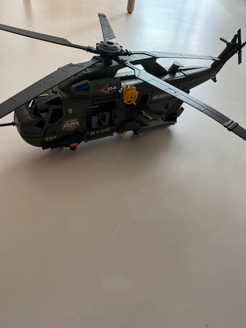Grote helikopter met bijbehorende auto., Hobby en Vrije tijd, Modelbouw | Radiografisch | Helikopters en Quadcopters, Zo goed als nieuw