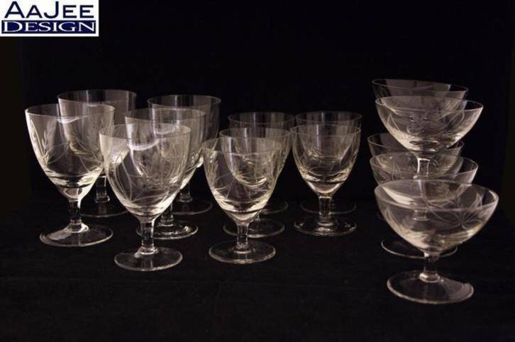 15 Gegraveerde Art Deco glaasjes - Kristal - 1920 /1930, Verzamelen, Glas en Borrelglaasjes, Zo goed als nieuw, Overige typen