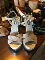 Elegante Sandalen met Hak Fred de Labrtoniere, Ophalen, Zo goed als nieuw, Grijs, Sandalen of Muiltjes