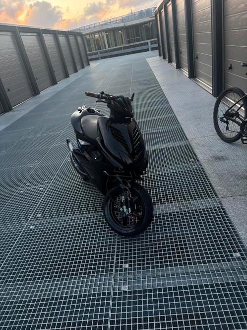 Yamaha aerox tekoop custom of teruil moet weg, Fietsen en Brommers, Brommeronderdelen | Scooters, Zo goed als nieuw, Yamaha, Uitlaat