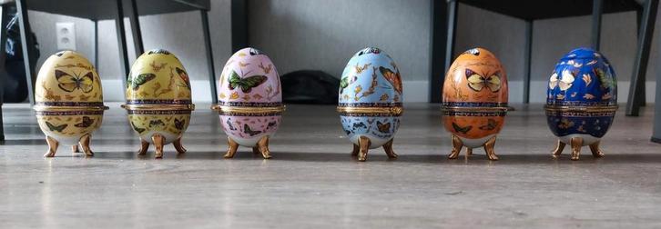 6 grote porseleinen eieren in Fabergé-stijl, Antiek en Kunst, Antiek | Porselein, Ophalen of Verzenden