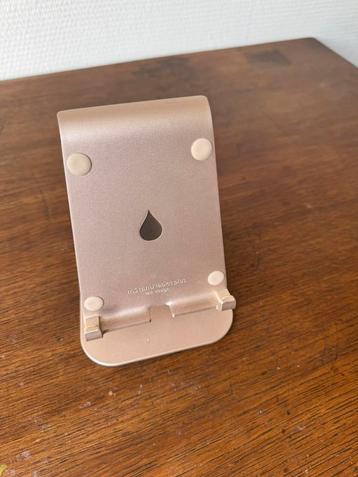 Standaard voor tablet of smartphone beschikbaar voor biedingen
