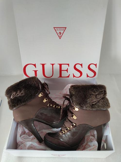 Guess Enkellaarzen Bruin met Vacht en Plateauhak | Maat 38, Kleding | Dames, Schoenen, Ophalen of Verzenden