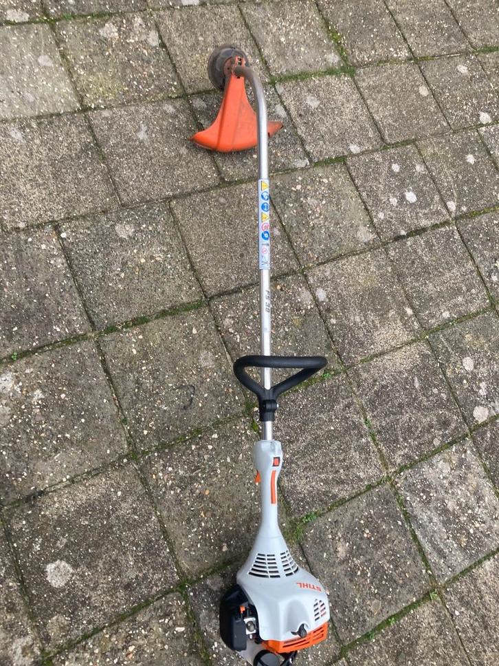 Stihl FS 38 | benzine grastrimmer, Tuin en Terras, Grastrimmers, Zo goed als nieuw, Benzine, 10 tot 30 cm, Ophalen