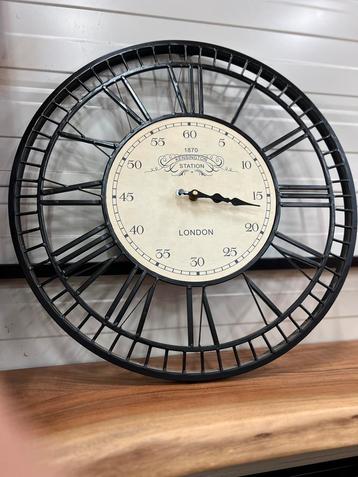 Kensington Station wandklok Ø50 – London stijl beschikbaar voor biedingen