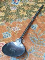 Mooie grote zware antieke Oosterse lepel van brons 47,3 cm., Ophalen of Verzenden, Brons