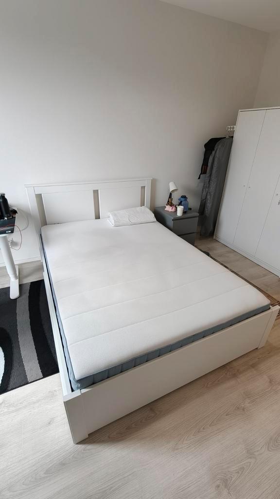 IKEA SONGESAND Bedframe + VESTERÖY Matras 140x200, Huis en Inrichting, Slaapkamer | Bedden, Gebruikt, Twijfelaar, 140 cm, 200 cm