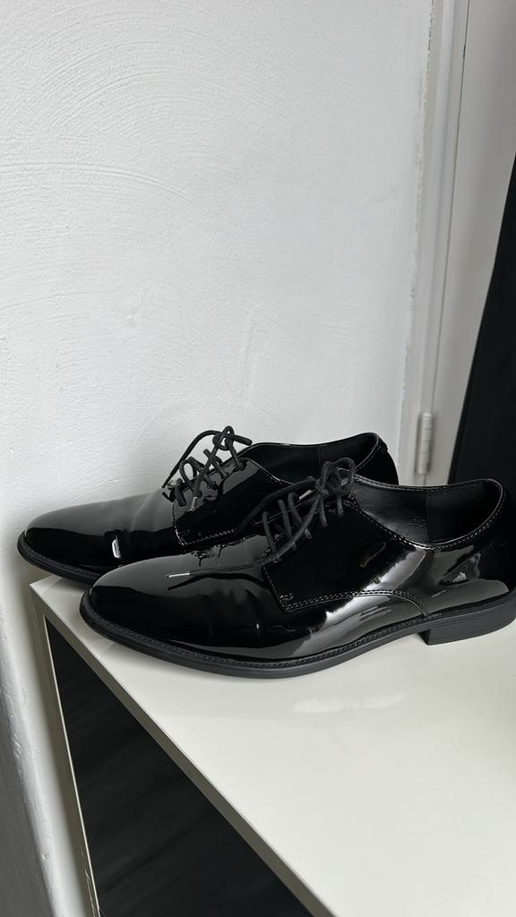 Nette zwarte veterschoenen - Pier One maat 42, Kleding | Heren, Schoenen, Ophalen of Verzenden, Zo goed als nieuw, Zwart, Veterschoenen