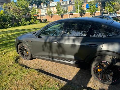 Audi e-tron 55 Quattro 408pk 2020 Blauw (overname finanLease, Auto's, Audi, Particulier, e-tron, 360° camera, 4x4, ABS, Achteruitrijcamera