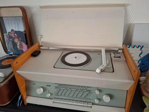 Braun radio platenspeler dieter rams, Audio, Tv en Foto, Platenspelers, Overige merken, Ophalen of Verzenden