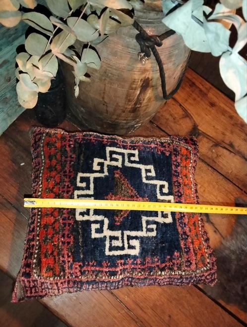 Brocante vintage oude Oosters kussen, Huis en Inrichting, Woonaccessoires | Kussens, Zo goed als nieuw, Vierkant, Ophalen of Verzenden