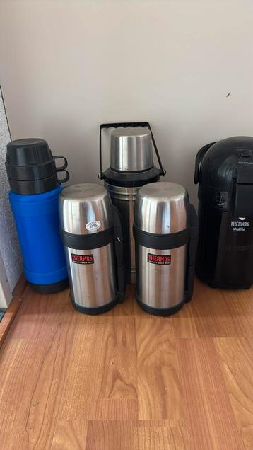 Set nieuwe Thermos kannen beschikbaar voor biedingen