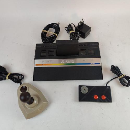 Atari 2600 console + 2 controllers + Flag capture || €59.99, Spelcomputers en Games, Spelcomputers | Atari, Gebruikt, Atari 2600